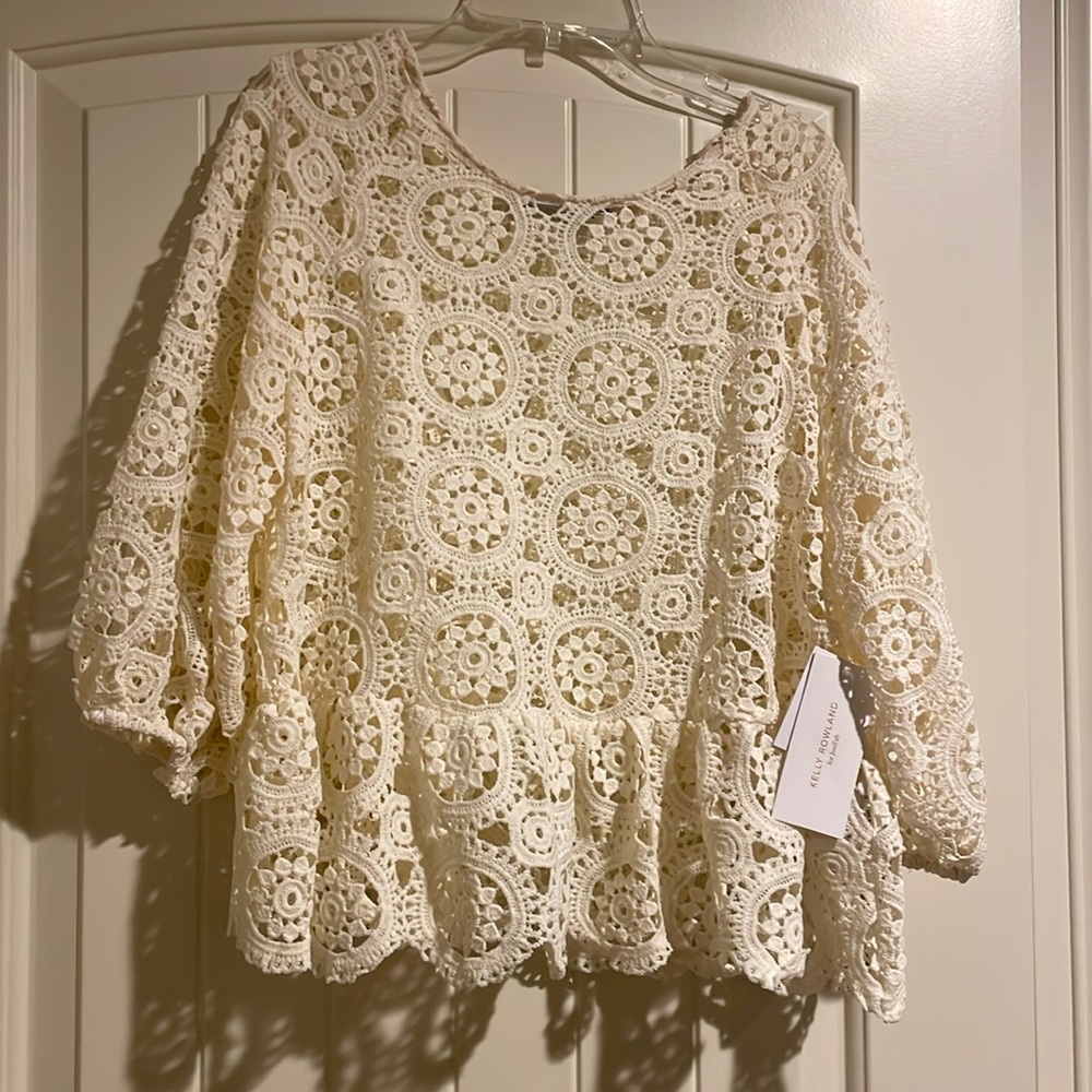 Gorgeous crochet top! NWT